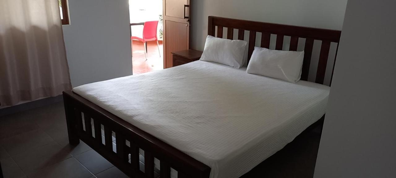 Katunayaka Shady Transit Hotel חדר תמונה